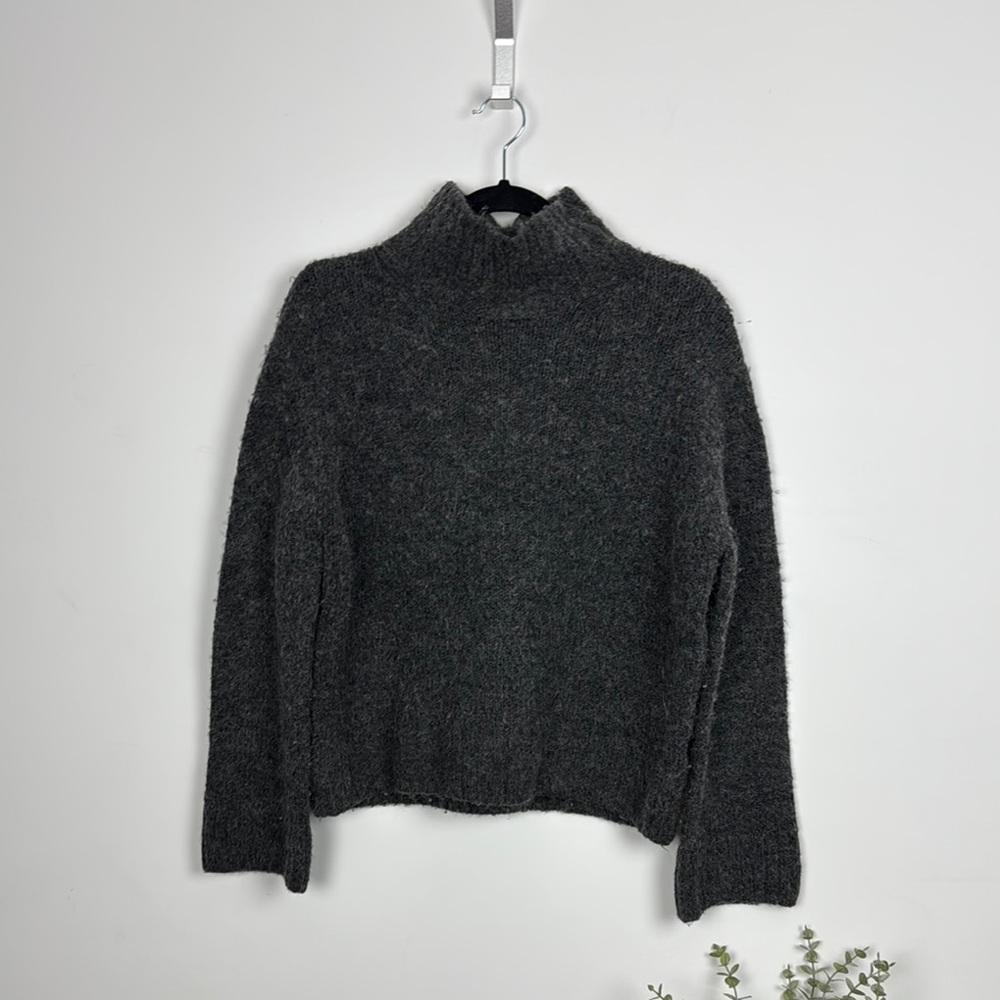 Women's Gray Sweater